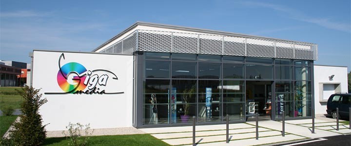 Exterior Giga Media — façade magasin
