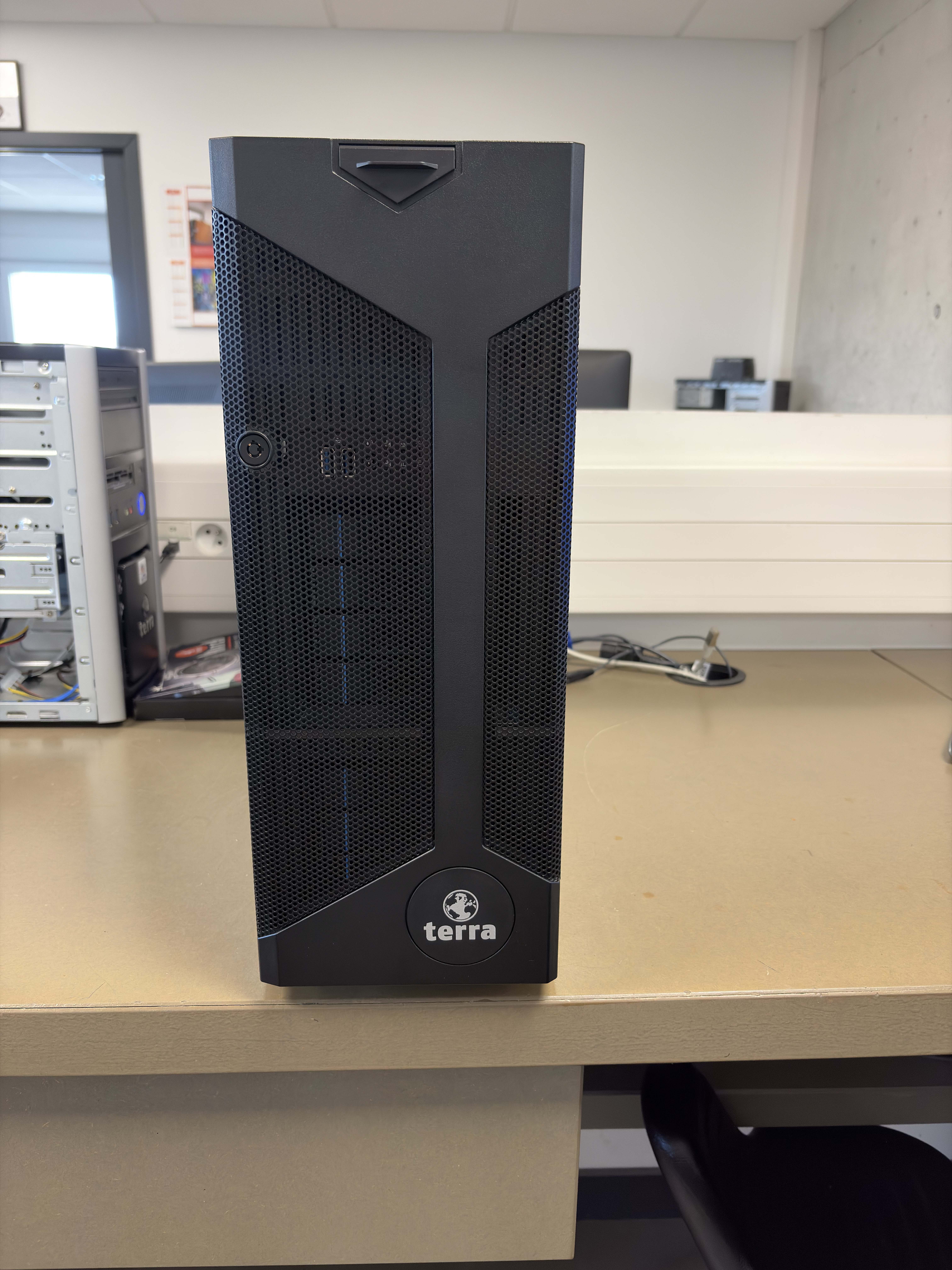 Serveur Terra — face avant